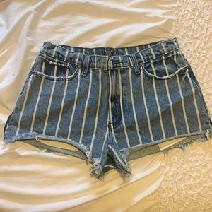 Stripes abercrombie shorts